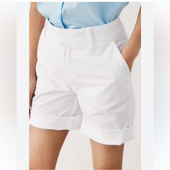 🆕 The Limited Women’s White Flat Front Stretch Poplin 10” Shorts