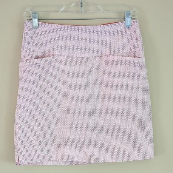 Small S.C.&Co. Coral Pink And White Pull On Skort Golf