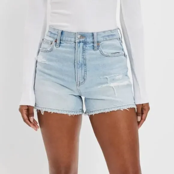 American Eagle Strigid Highest Rise 90s Boyfriend Short Light Wash Size 18