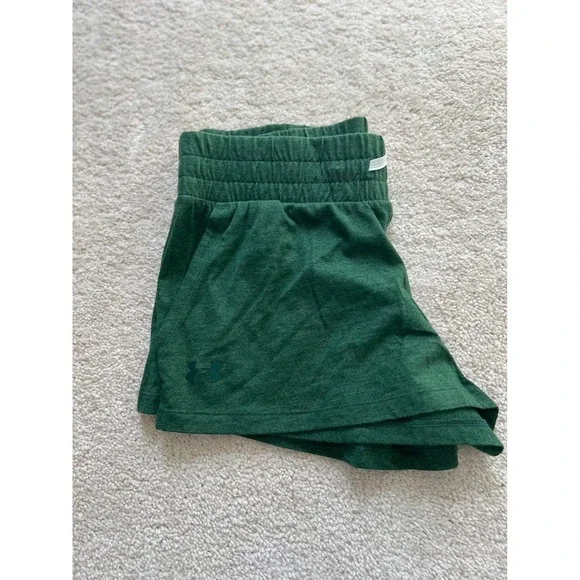 Under Armour Athletic Shorts Running Gym Workout Green Comfy‎ Size Small. NWT