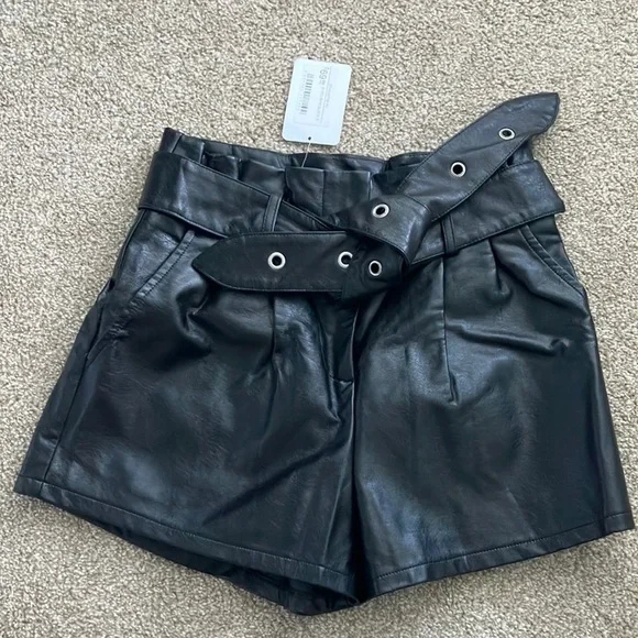 Etiquette‎ PV High Rise Belted Faux Leather Shorts Small NWT