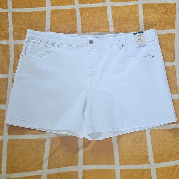 Terra & Sky Women's Plus Size 26W High Rise A-Line Denim Shorts, White New