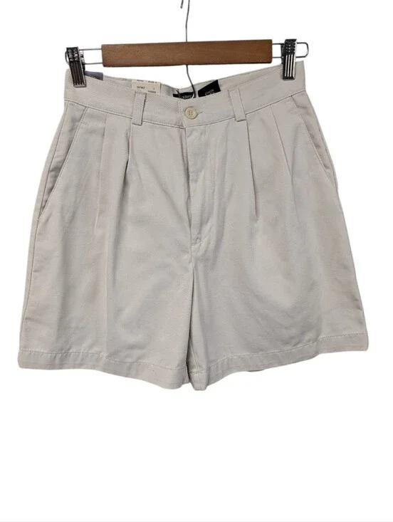 NWT Dockers Classic Khaki Shorts Pleated No Wrinkles Beige Size 4