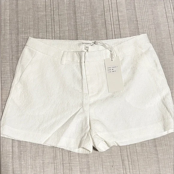 Lucy Paris NWT Ivory White Shorts Size medium