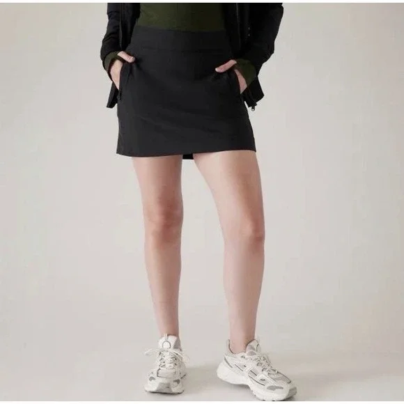 Athleta Women's Black Everyday Woven Skort Skirt Sz 12 A-Line Casual Athleisure