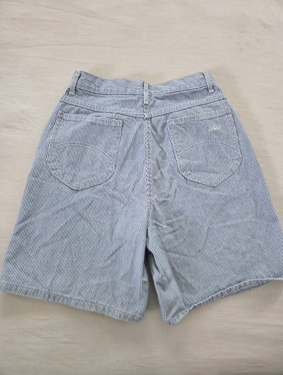 Vintage Chic Striped Light Blue Women’s Jean Shorts 27 Inch Waist Summer
