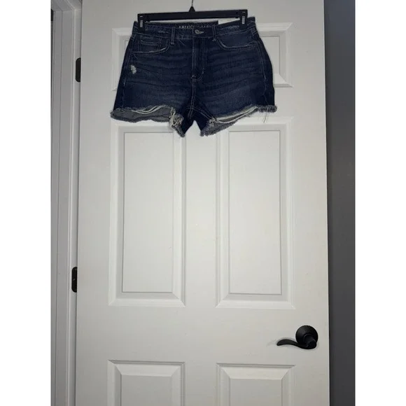 American Eagle Tomgirl Jean Shorts High Rise Distressed Size 8 NWT $49.95