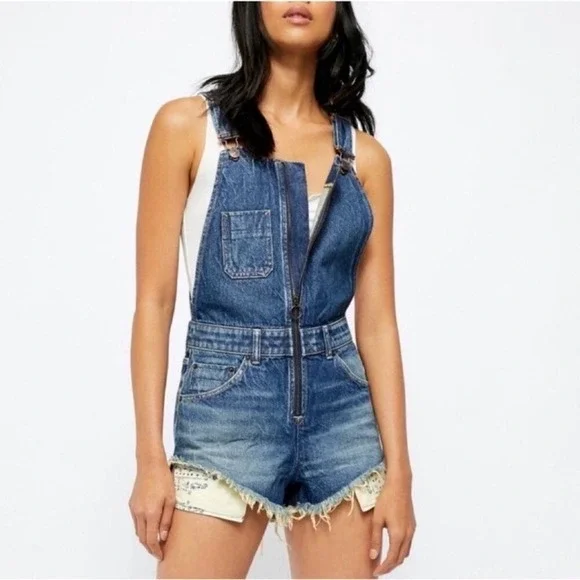 Free People Sunkissed Denim Short Overalls Zip Front Jean Shortalls NEW Size 24