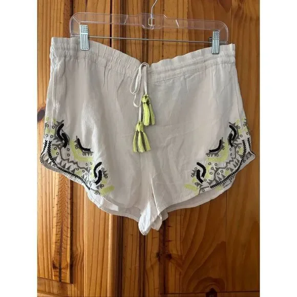 NWT Lou & Grey Embroidered Shorts