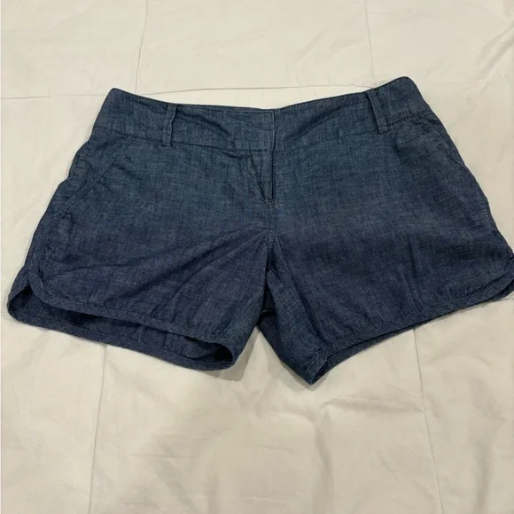 Lightweight denim shorts from the limited size‎ 6 great for back to school