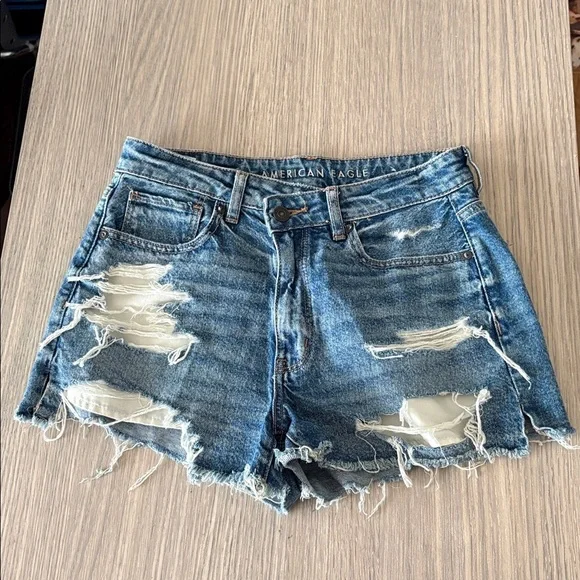 American Eagle Distressed Denim Cutoff Shorts Size 6 Raw Hem
