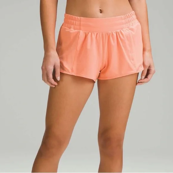 Lululemon Hotty Hot Low-Rise‎ Lined Short 2.5