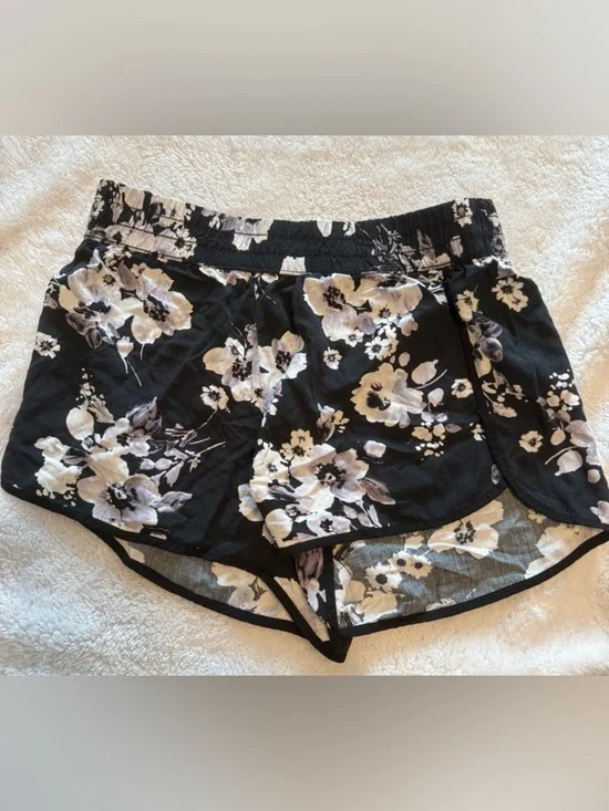 Garage Black and White Floral Lounge Shorts
