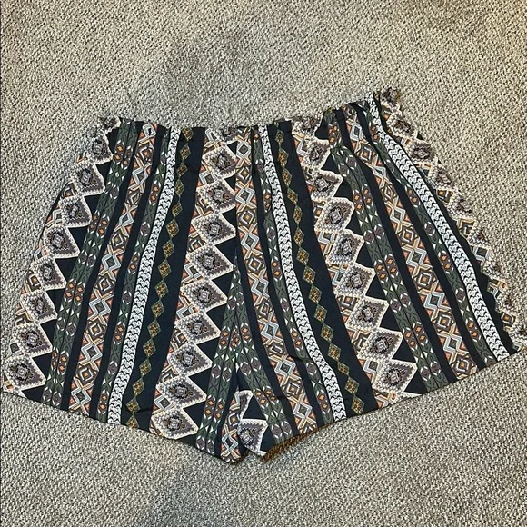SHEIN Geometric Patterned Women's Shorts