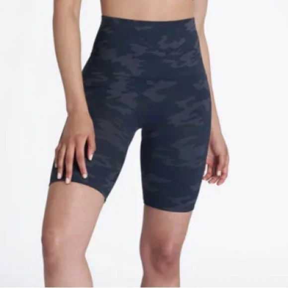 Spanx Look At Me Now Bike Short Black Camo Size XL