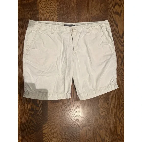 Eddie Bauer Womens 14 Off White Cotton Casual Chino Shorts Preppy