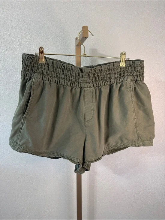 aerie Olive Elastic-Waist casual Shorts- Size XL- pockets