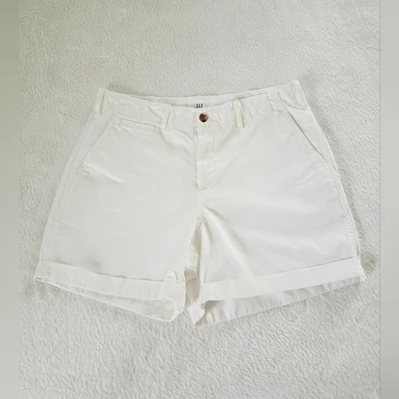 New!!! GAP ✨️ White Cuffed Cotton Women's Shorts Size 14