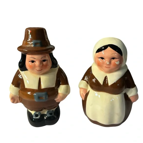 1999 Publix Vintage Ceramic Pilgrim Salt and Pepper Shakers - Brown and Cream