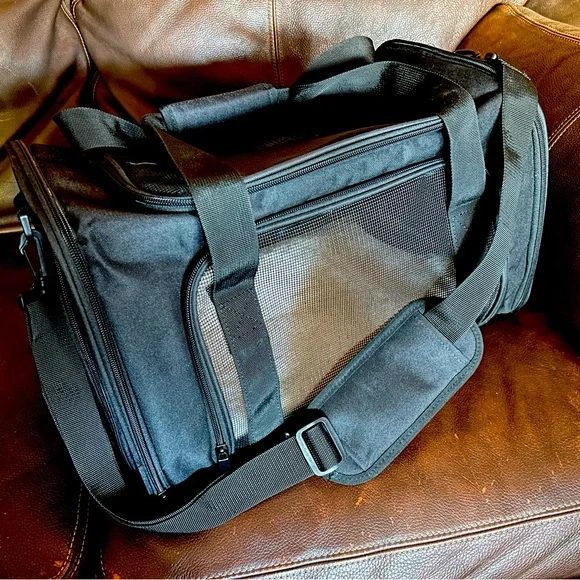 Trusty Pup Pet Carrier Medium