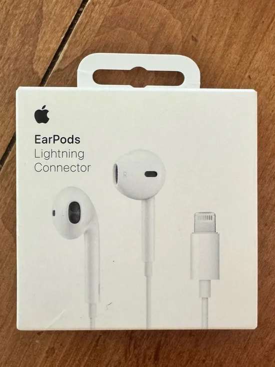 Apple Wired EarPods with Lightning Connector