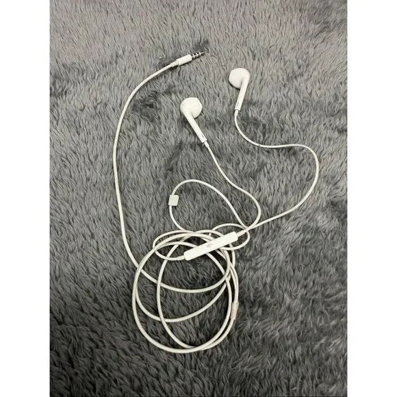 Apple Wired Ear Buds with headphone jack!