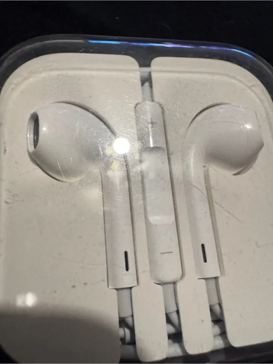 Apple White EarPods Remote and Microphone NEVER Used Opened First Time for Pics
