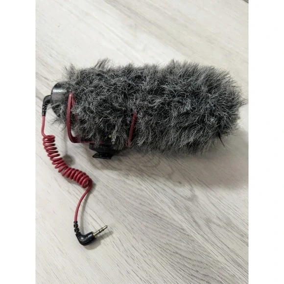 Rode VideoMicro Compact On-Camera Shotgun Mic Deadcat Windscreen Coiled Cable