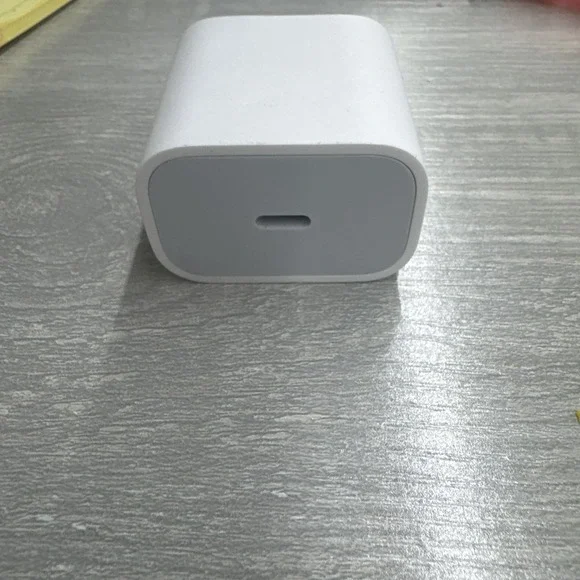 Apple Genuine OEM 20W Charger USB-C Power Adapter iPad iPhone 12/13/ 14/15 Pro