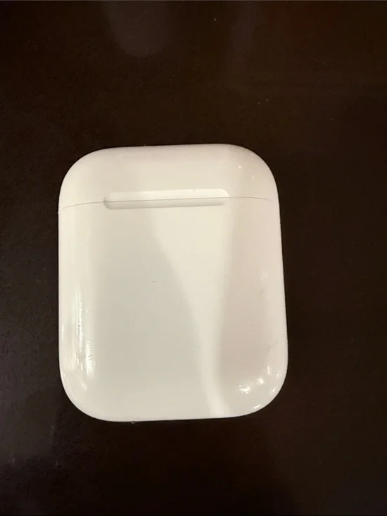 Apple White Wireless Earbuds Charging Case