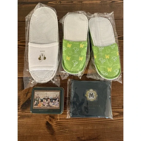 Tokyo Disneyland Miracosta Amenities Set Children's Adult Slippers, Tin, Bag