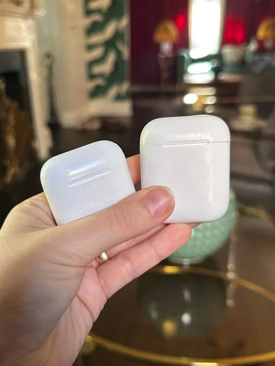 2 Sets Pairs of Apple AirPods second generation
