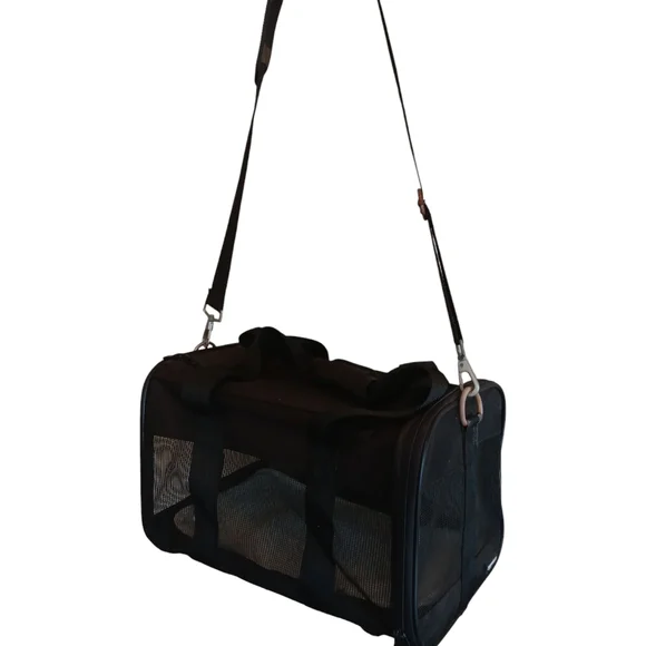 Amazon Basics Black Pet Carrier For A Small Pet with Shoulder Strap 13