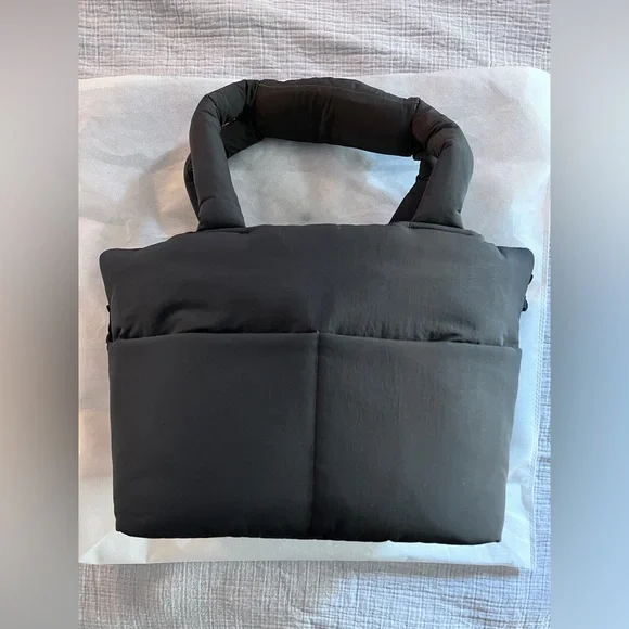 NWT Pet (Dog / Cat) Waterproof Everyday Carrier