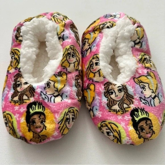 Disney Princesses Fuzzy Slipper Socks Size 3T-4T