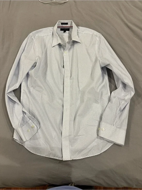 Banana Republic Modern Men's White Patterned Button-Up Shirt