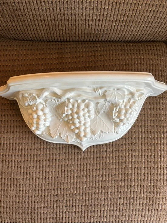 Arnel’s Vintage Ceramic Floating Grapevine Shelf