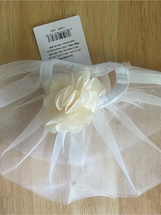 Boots & Barkley White and Cream Pet Tulle Flower Collar. Great for Wedding