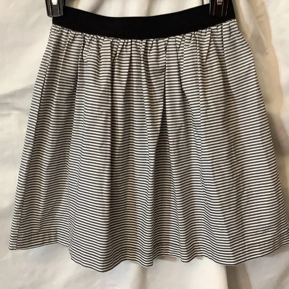 EUC Girls Miki.B gray striped skirt‎