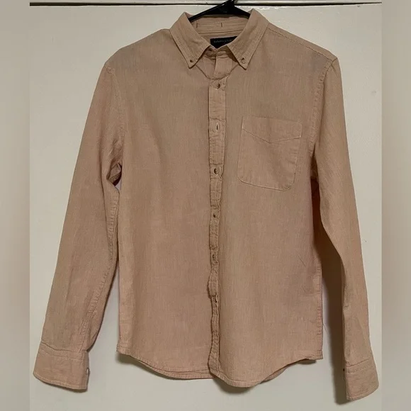 Banana Republic Men’s Untucked Fit Oxford Shirt – Light Peach Stripe, Size Small