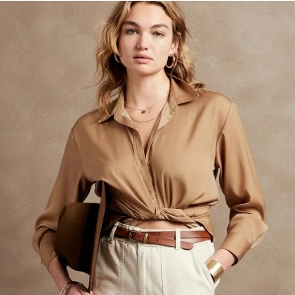 Banana Republic Button-Down Shirt Petite L – Camel Tan
