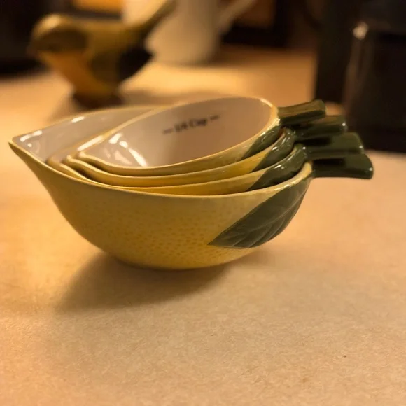 Vintage NESTING LEMON Ceramic MEASURING CUPS & S&P shakers