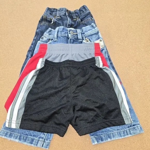 Infant Boy Bottoms 12-18Monthes 2 Jeans & 2 Shorts (C13,14,19)