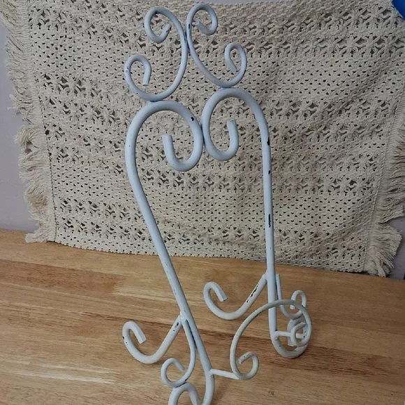 Shabby Chic Easel Stand