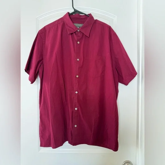 Men's Dark Red Short Sleeve XL Button Down Classic Fit Shirt Banana Republic