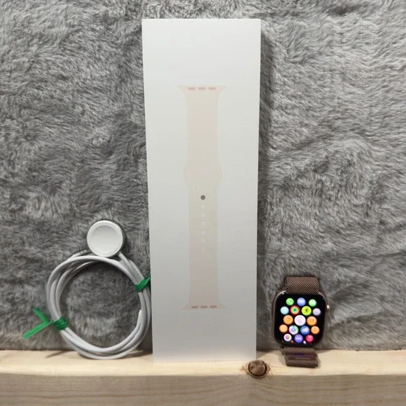 Apple Watch Series 10 46mm Rose Gold Aluminum GPS Milanese Loop 100%‎ Battery