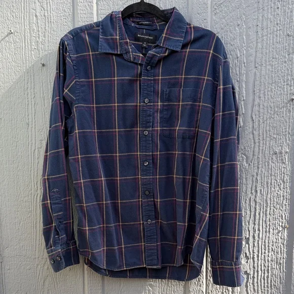 Banana Republic Untucked Fit Navy Plaid Button Down Shirt