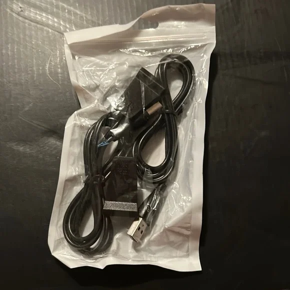 ⭐️Brand New Fitbit Ulta charger G15