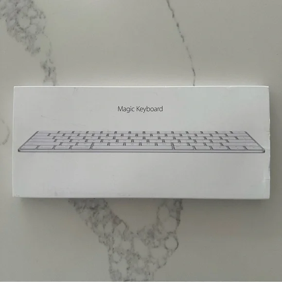 EUC Apple Magic Keyboard Bluetooth Lightning Port in Silver and White