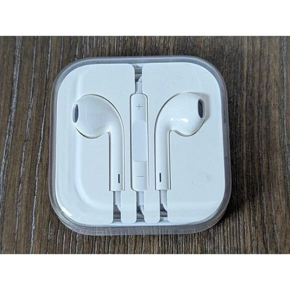 NEW OEM Apple iPhone iPad iPod Ear Buds White Wired 3.5mm Audio Aux Jack & Case